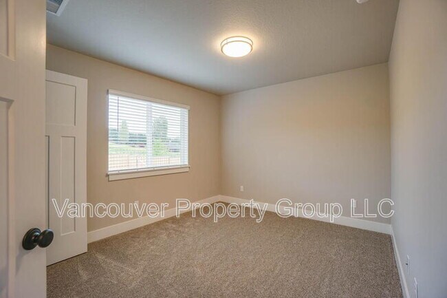 Building Photo - 2351 E Otter Lp