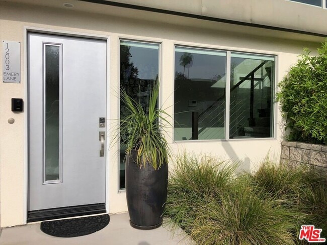 Building Photo - 12003 Emery Ln