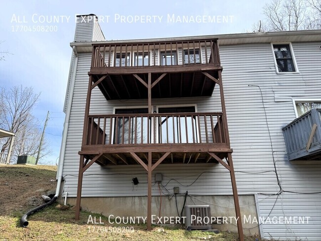 Building Photo - 2 Bedroom Duplex near Lake Lanier