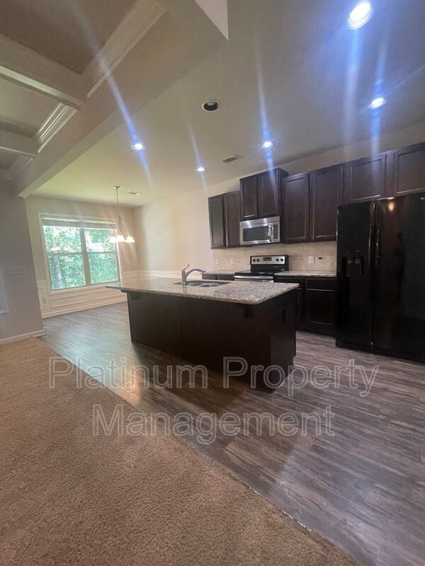 Building Photo - 7350 Silk Tree Pointe