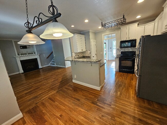 Building Photo - 10 Highgrove Ln