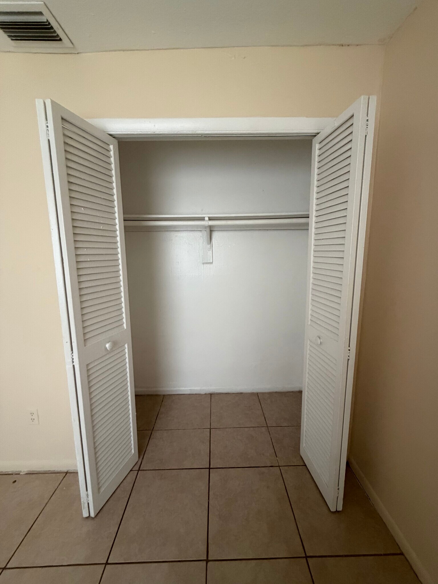 Building Photo - 2220 NW 58th Ter