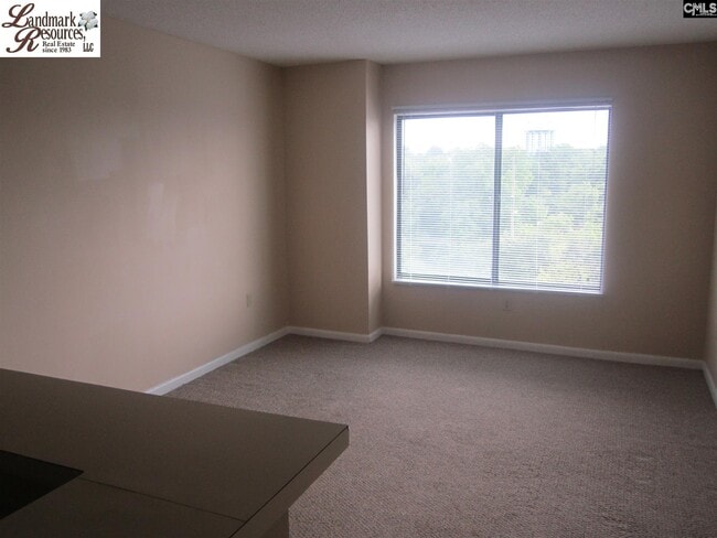 Building Photo - 1600 Park Cir