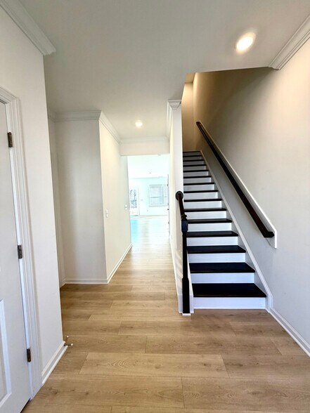 Building Photo - 265 Sweetbay Tree Dr