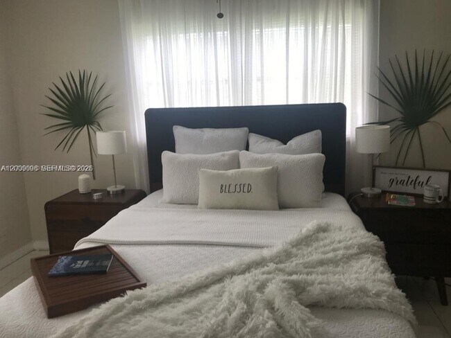 Building Photo - 4163 SW 67th Ave