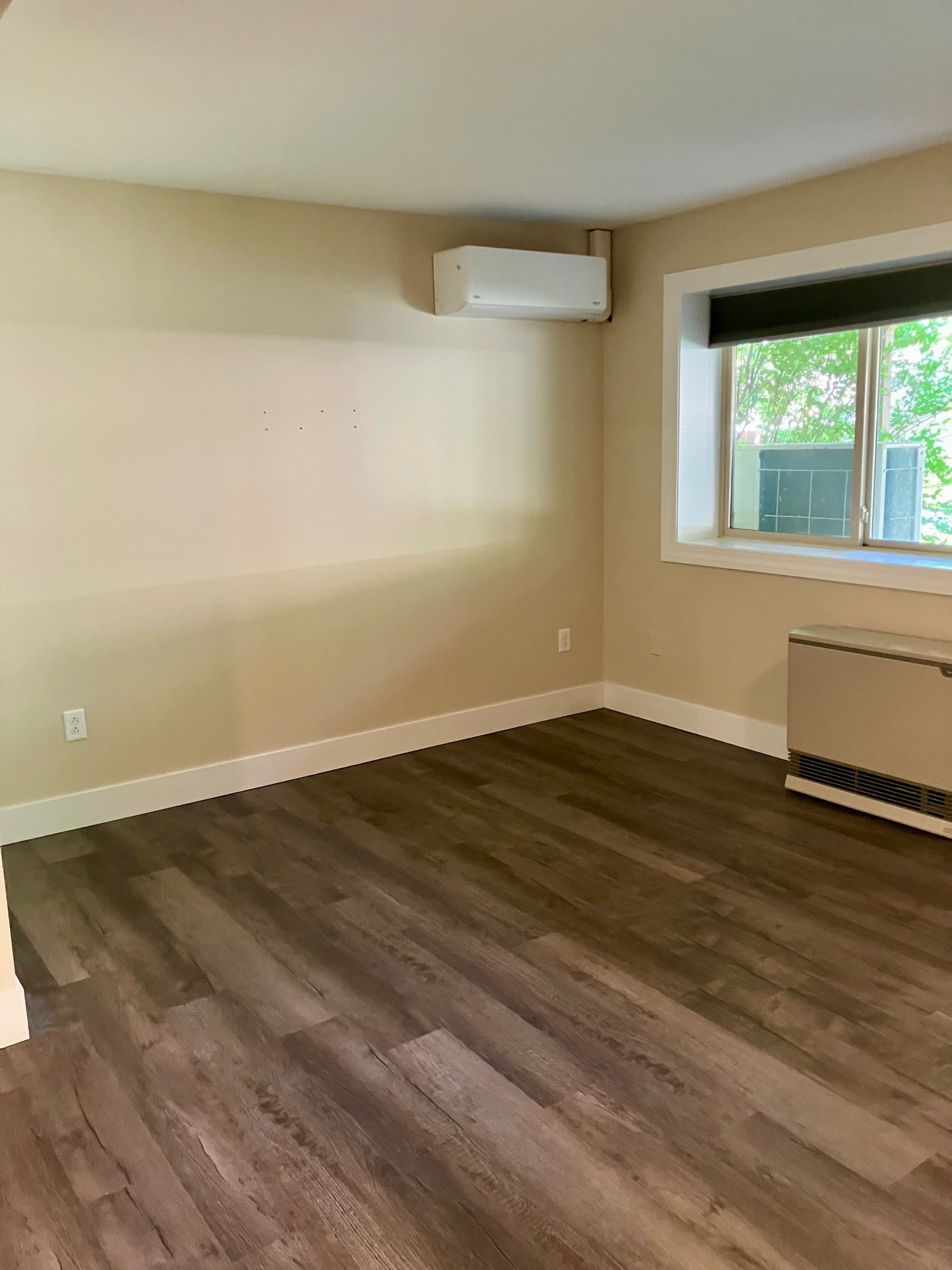 First floor living space - H5 Stonehedge Dr