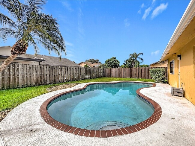 Building Photo - 8060 NW 51st Ct