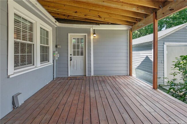 Building Photo - 209 N Churchill Dr