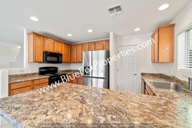 Building Photo - 8784 N Western Red Cedar Dr