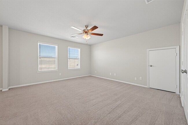 Building Photo - 25527 Valverdant Ct