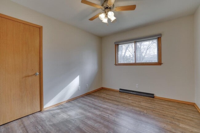 Building Photo - 4465 N 144th St