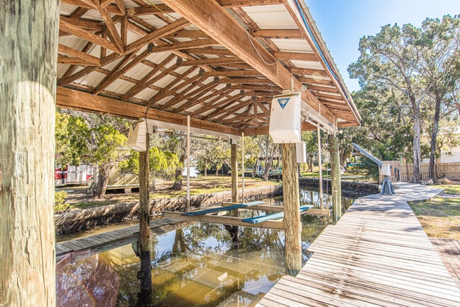 Building Photo - 2247 S Waterman Dr