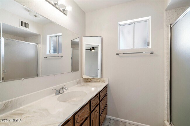 Building Photo - 4530 E Emelita Ave