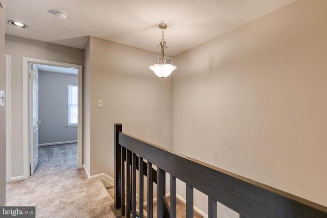 Building Photo - 3 Greenshire Ln