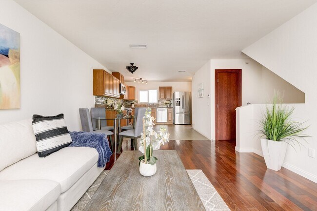 Building Photo - Vacation rental at the beach $2800... or long term $3200 + utilites