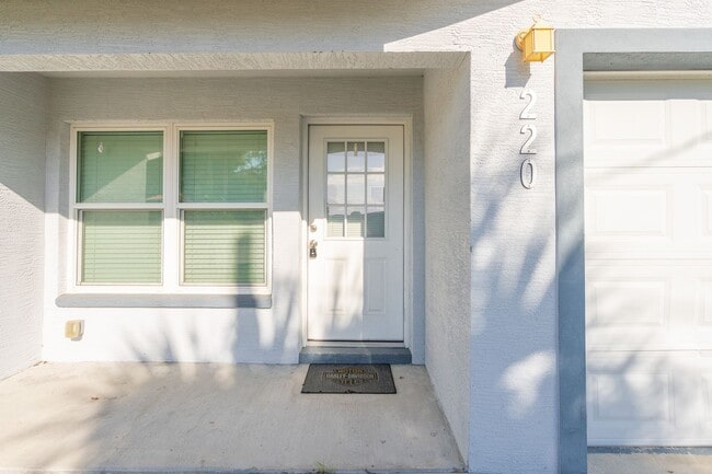 Building Photo - Charming 3-Bedroom Home Just 3 Blocks from the Ocean