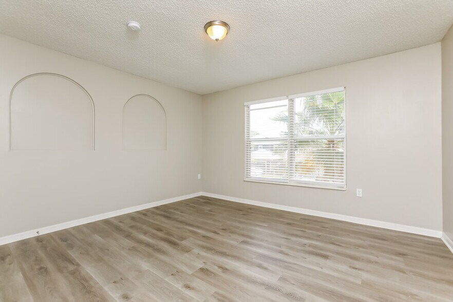 Building Photo - 1097 Amanda Kay Cir