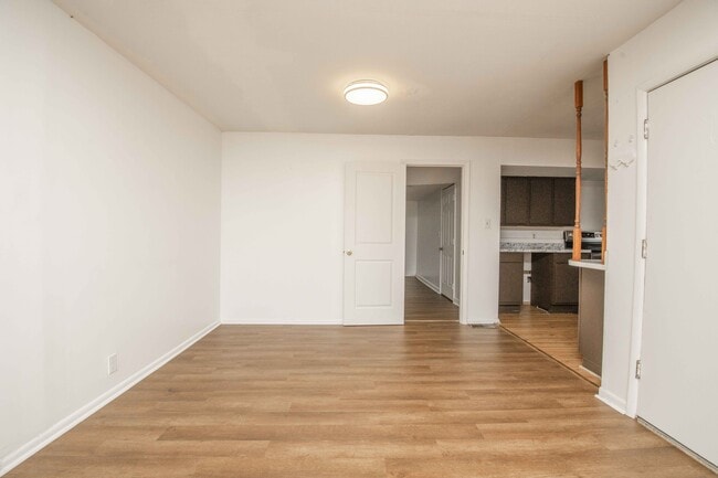 Building Photo - 3051 Dow Dr