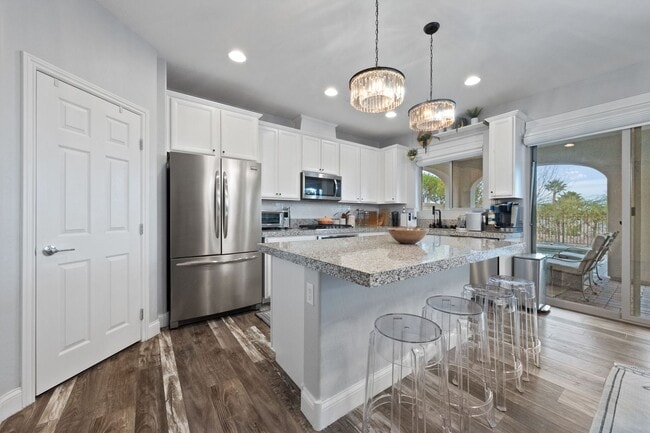 Building Photo - Luxury Dream Home with Unmatched Views and Resort-Style Amenities