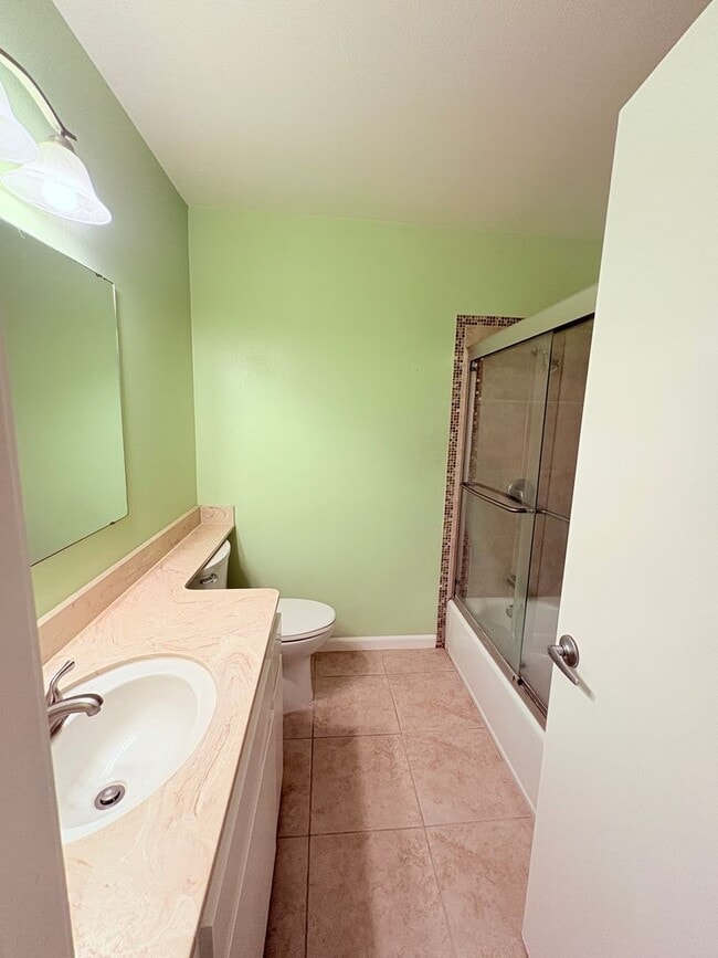 Building Photo - 5959 Vía Casitas