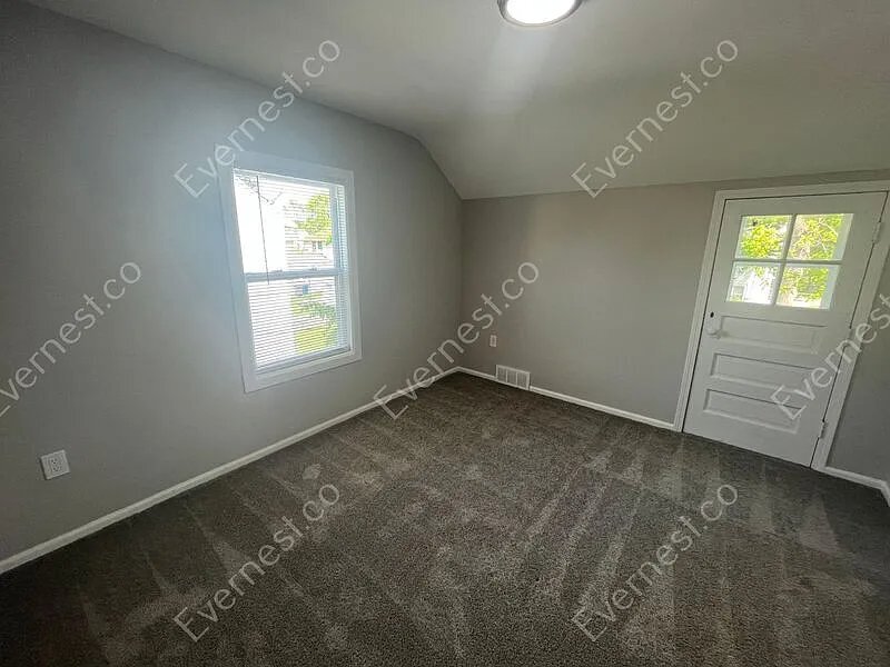 Building Photo - 2820 Winsted Dr