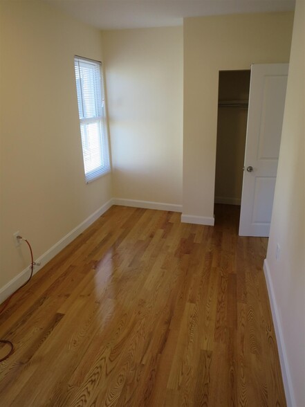 Building Photo - 23 Weitz St