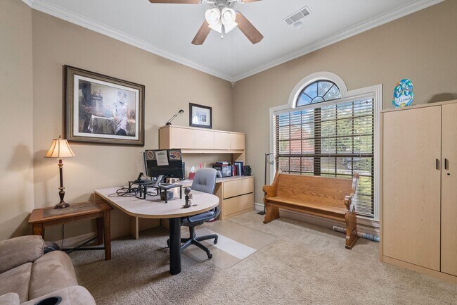 Building Photo - Solar Provided on Great Maumelle home