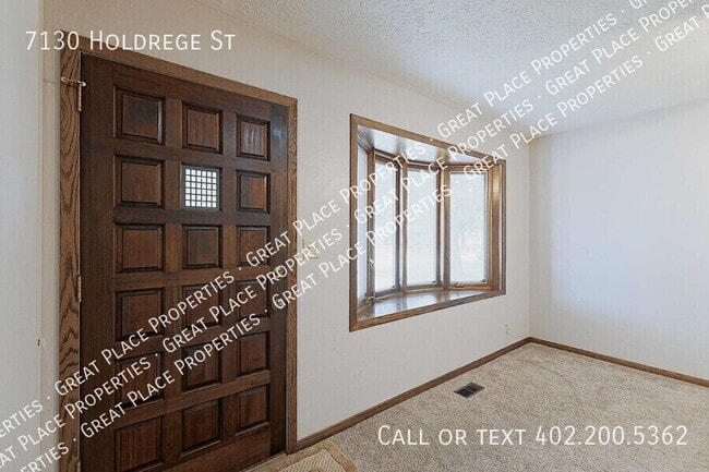 Building Photo - 7130 Holdrege St