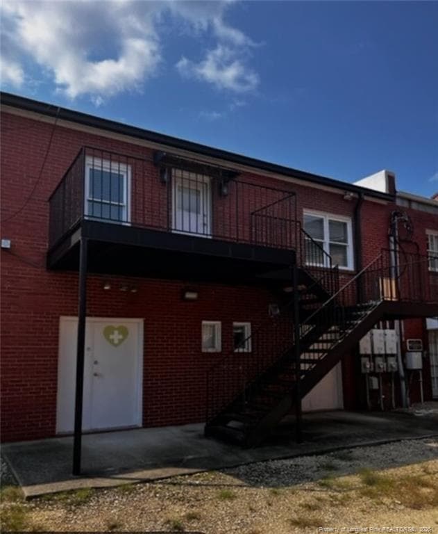 Building Photo - 123-201 Person St