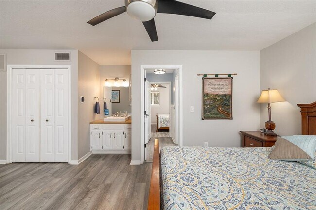 Building Photo - 12 Itetbury Ln