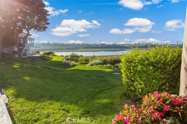 Building Photo - 2165 Vista Entrada Vis