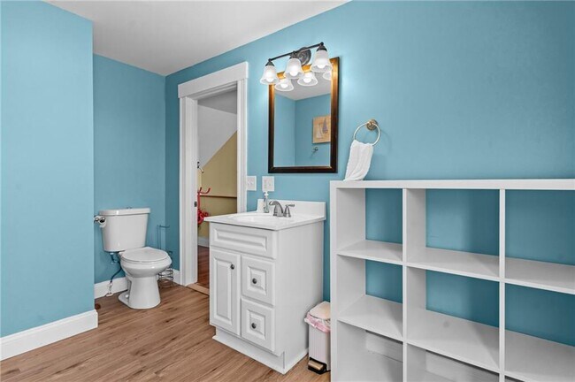 Building Photo - 11 Young St