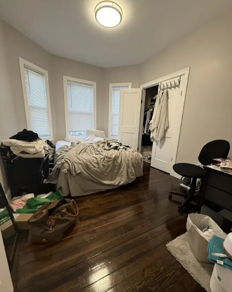 Building Photo - 156 Hillside St