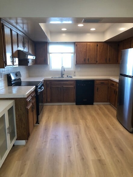 SPACIOUS KITCHEN - 8322 Mango Ave