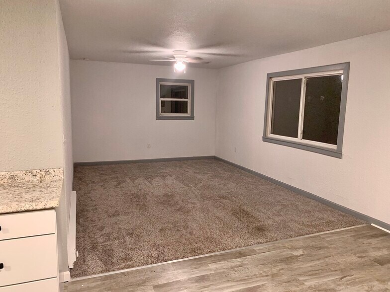 Building Photo - 12 Gage Rd