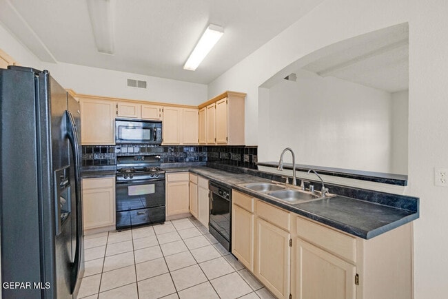 Building Photo - 9953 Marine Cir