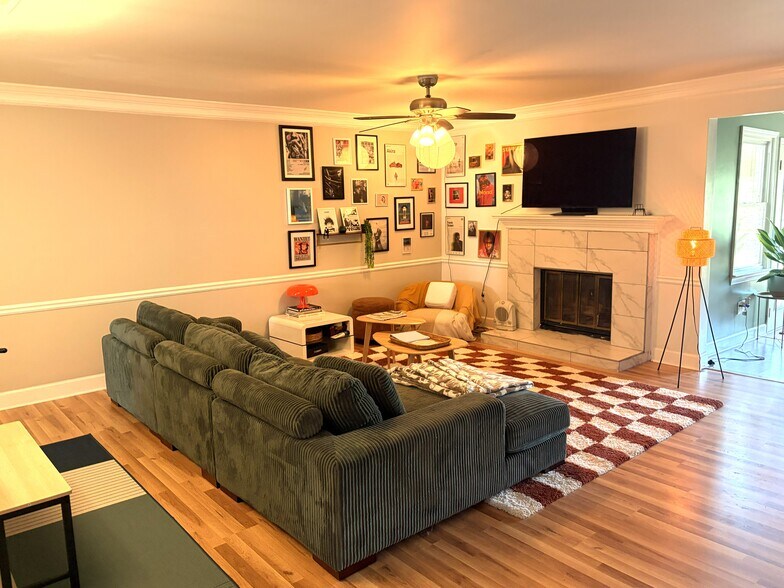 Building Photo - 1330 Poplar Pointe SE