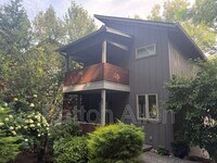 Building Photo - 92 Hibriten Dr