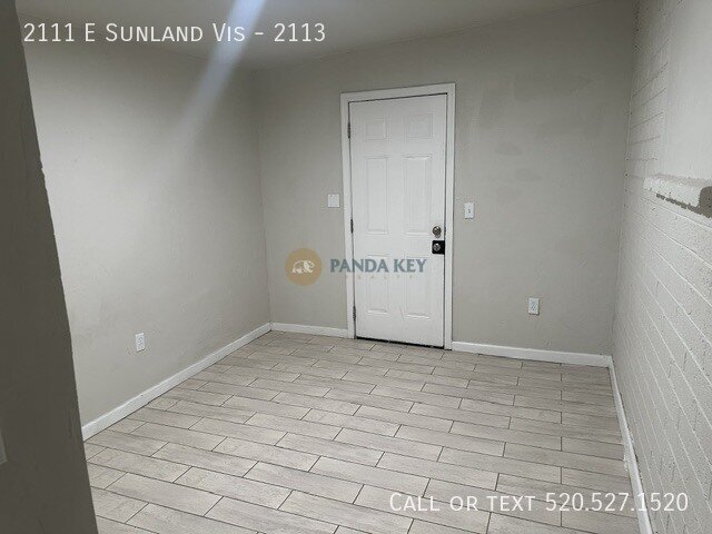 Building Photo - 2111 E Sunland Vista