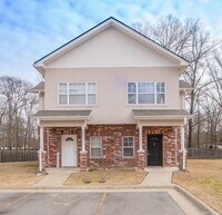 Building Photo - 1220 Sadie Dr