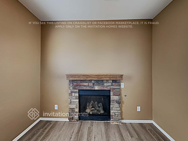 Building Photo - 14087 W Country Gables Dr