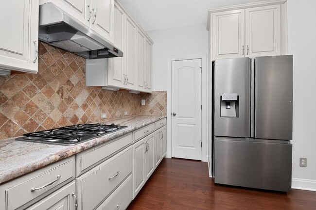 Building Photo - 549 Daventry Ct