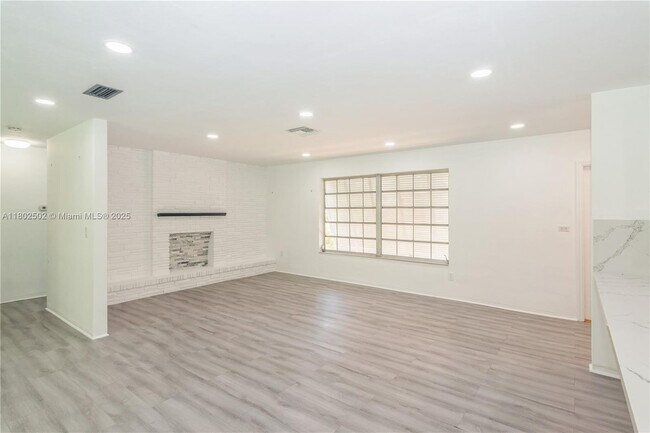 Building Photo - 7300 SW 116th St