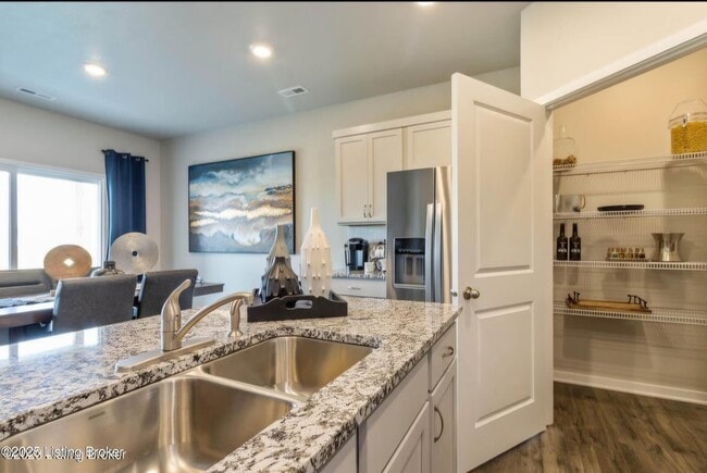 Building Photo - 1507 Robin Rd