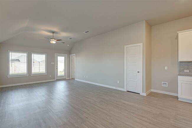 Building Photo - 8154 Royal Breeze Dr