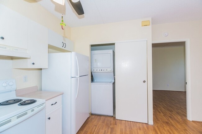Building Photo - Suncrest in Ewa Gentry: 1-bed, 1-bath, 2-parking - PET Friendly !