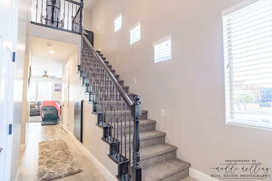 Building Photo - 325 N Red Stone Rd