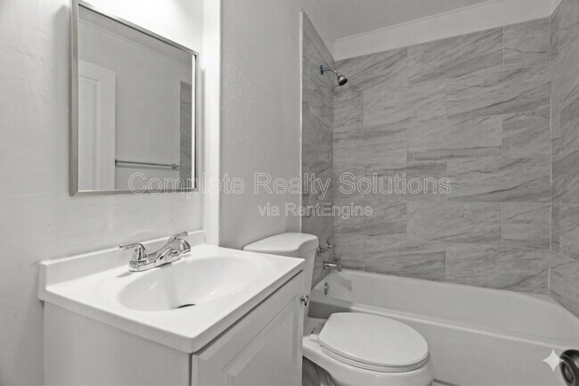 Building Photo - 9823 Winkler Dr