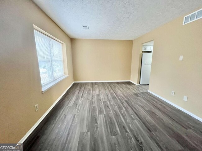 Building Photo - 6418 Meadow Rue Dr