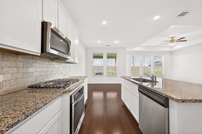 Building Photo - 8114 Royal Palm Ct
